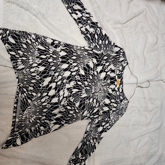 Black and white ruby rd women's top - Picture 2 of 3